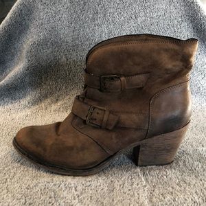 American Eagle Heeled Booties